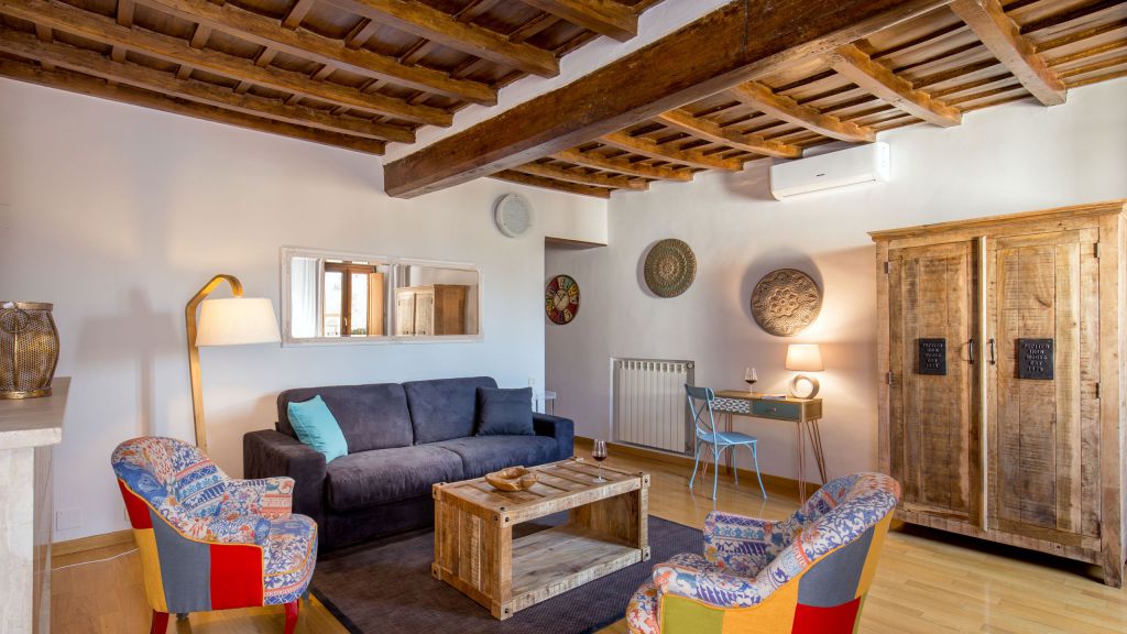 myapartsuite-rome-luxury-navona-apartment-living-room-3