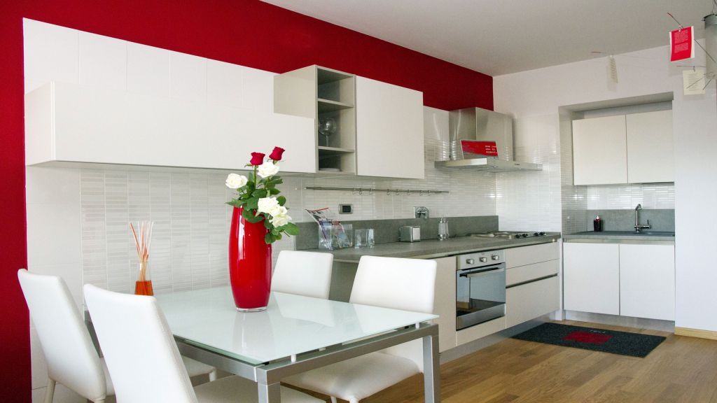 myapartsuite-rome-trastevere-red-apartment-kitchen